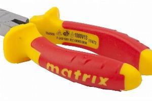 Длинногубцы изогнутые Insulated, 160 мм, двухкомпонентные рукоятки Matrix Professional